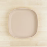 Re-Play Recycled Plastic Flat Plate in Light Grey Sand - Adult