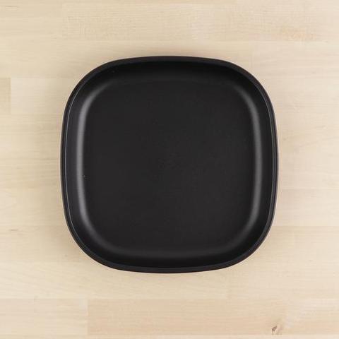 Re-Play Recycled Plastic Flat Plate in Black - Adult