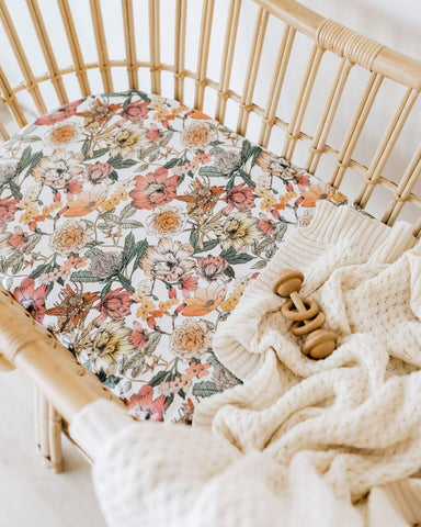 Snuggle Hunny Cotton Fitted Bassinet Sheet in Australiana